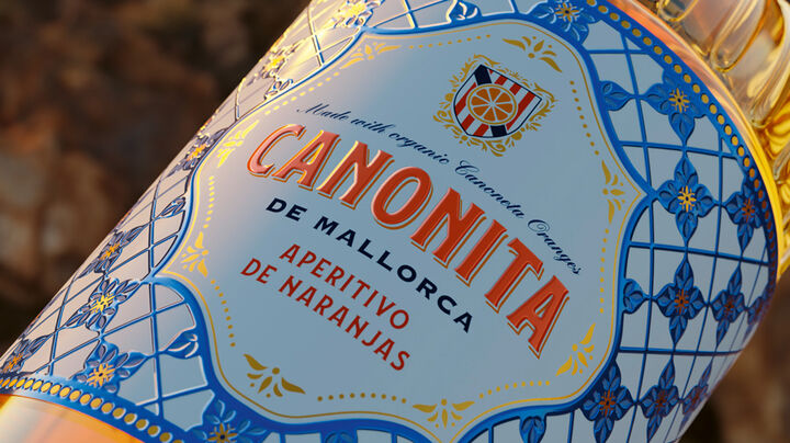 Canonita-Flasche im Abendlicht