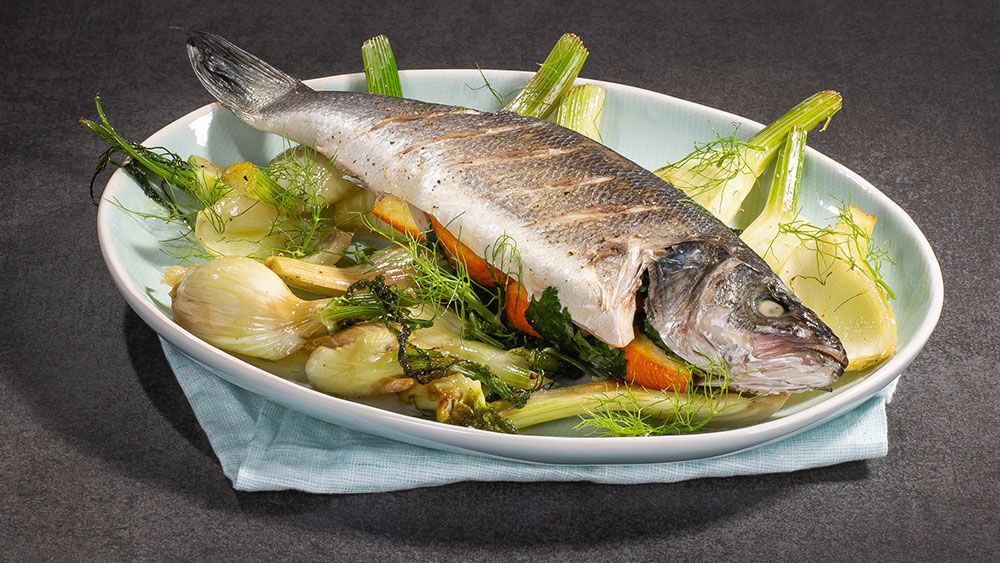 Gedünsteter Wolfsbarsch | Rezepte | HIT
