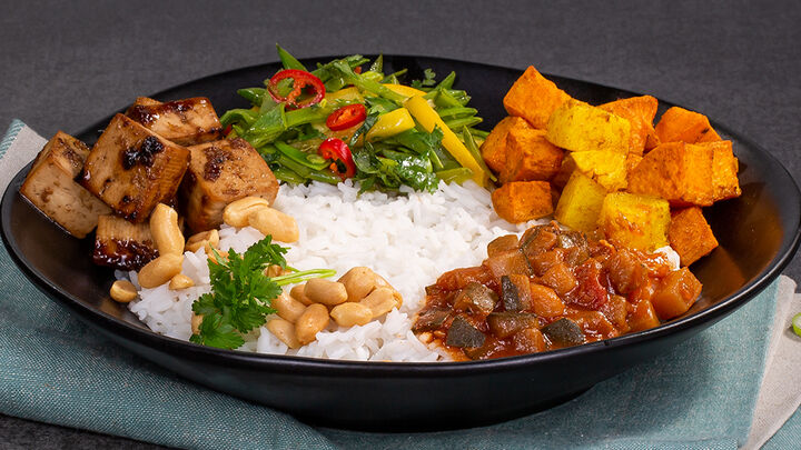 Gemüse-süß-sauer-Bowl mit Reis | Rezepte | HIT