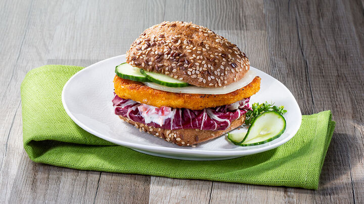 Mehrkornbrötchen mit Ziegenkäse gratinierten vegetarischen Schnitzeln ...