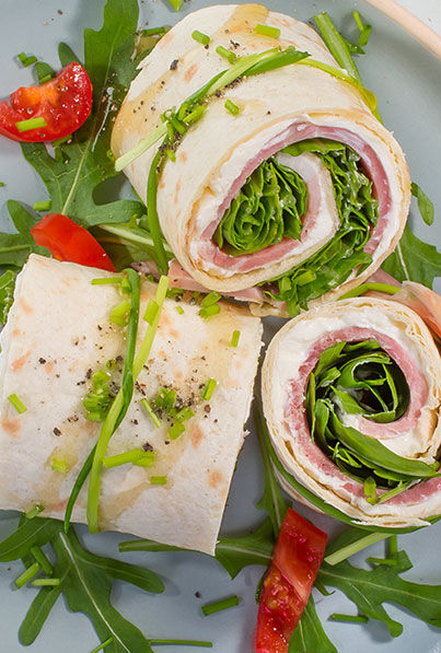 Schinken-Frischkäse-Rucola-Wrap | Rezepte | HIT